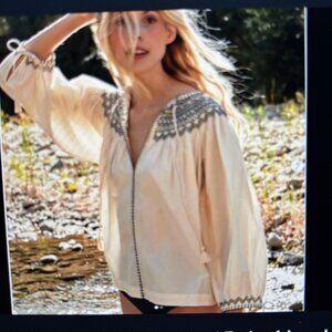 DOEN Sz S Artiste Top - Ivory with Black Smocking Details